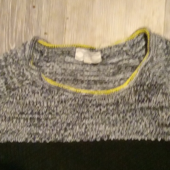 Pink rose black and  gray striped extra large sweater - Picture 3 of 4